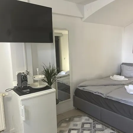 Hilde Apartments Rheinhausen Buitenkant foto